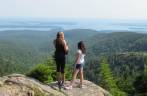 Falando ao telefone no alto do Acadia National Park, no Maine - Estados Unidos